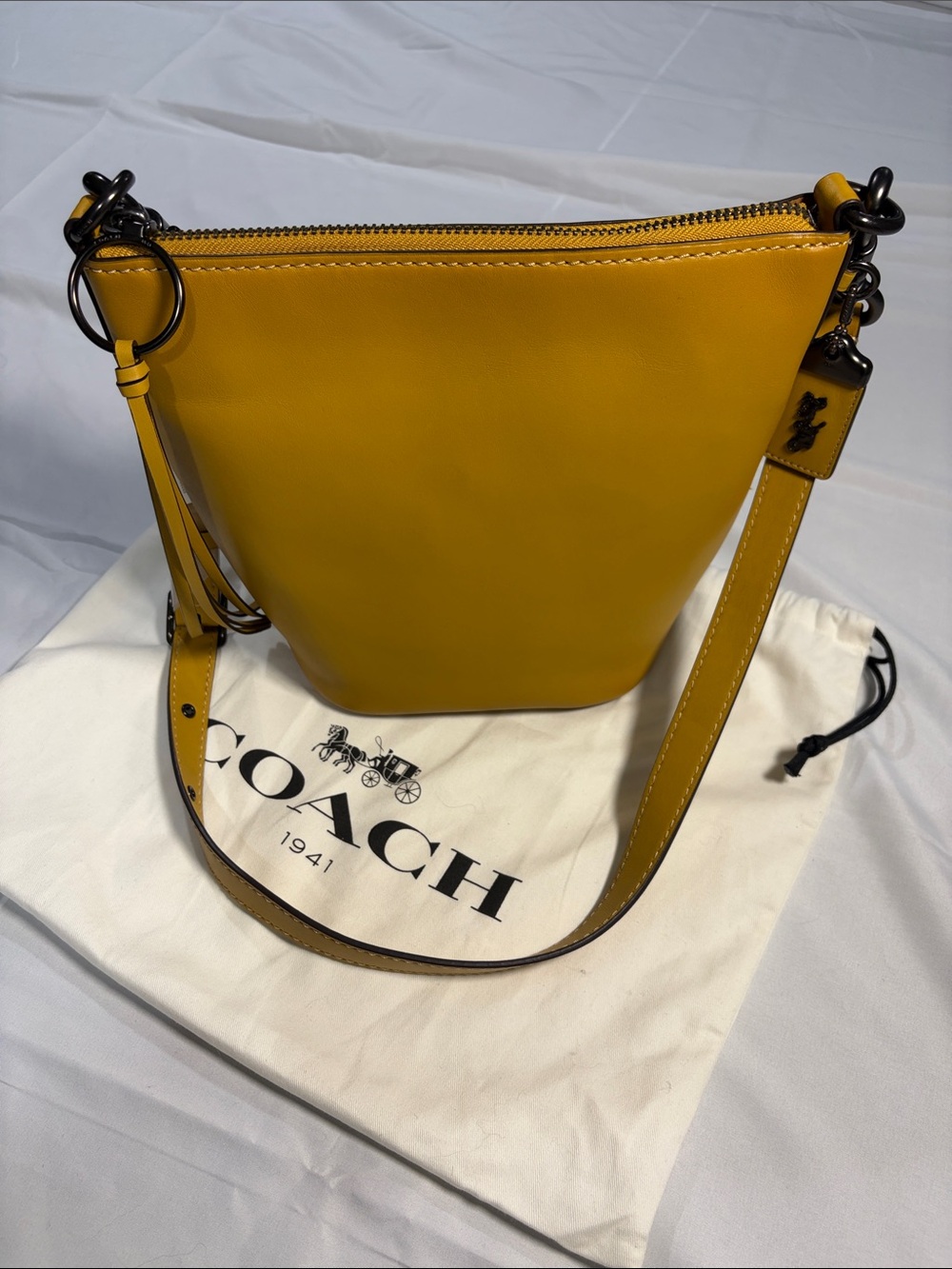 Coach Mustard Yellow Leather Bucket Shoulder Bag Duffle 20